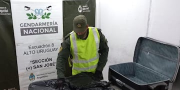 Trasladaba más de 20 kilogramos de marihuana en una valija.