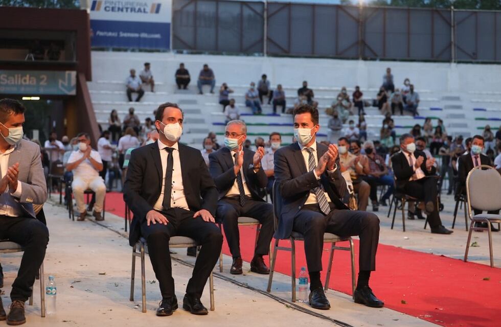 Río Cuarto: asumió Llamosas con un acto en el que participó el vicegobernador