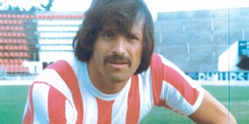 El santafesino comenzó su carrera profesional de jugador en el club y también lo hizo como director técnico. (@clubaunion)
