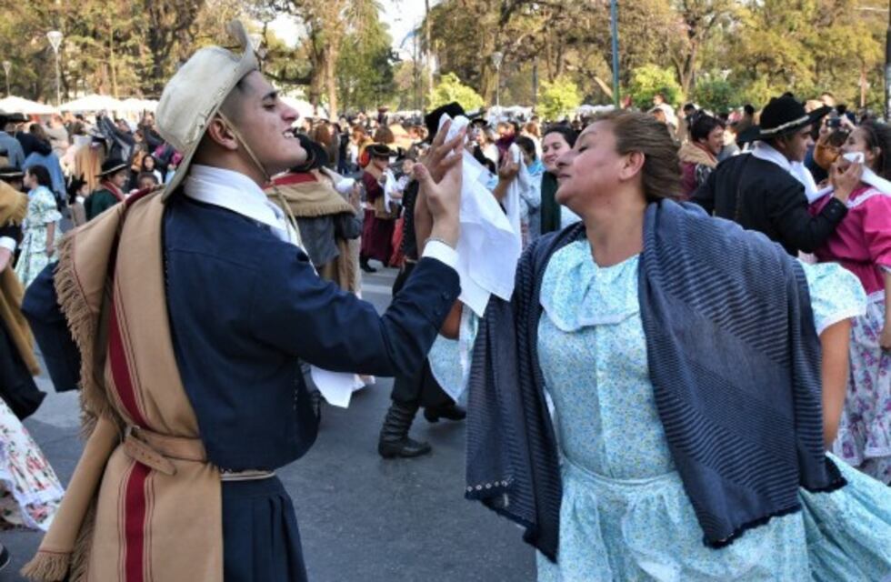 La Feria de Artesanos acompañará los festejos por el “Día de la Zamba” en el Parque Avellaneda