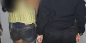 Una mujer amenazó a una familia con un arma blanca en Eldorado.