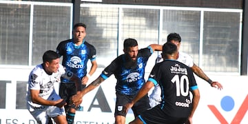 Gimnasia y Esgrima de Jujuy salió a buscar tres puntos en el Chaco, pero terminó con las manos vacías.