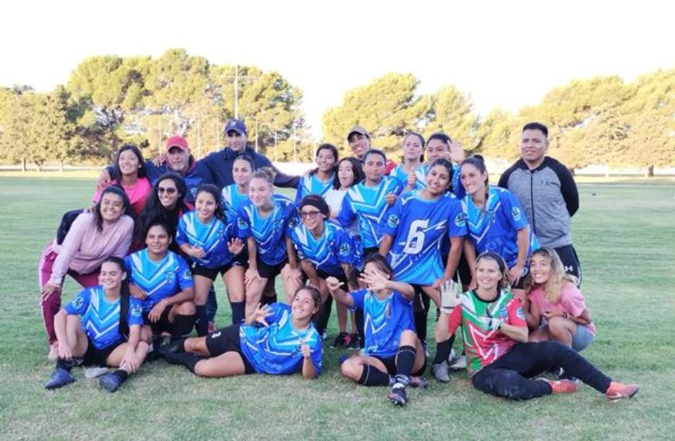Fútbol femenino: Puerto Belgrano se recuperó con una goleada