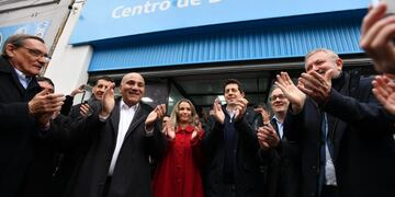 El ministro del Interior de la Nación, Eduardo “Wado” de Pedro, estuvo presente en la inauguración de una delegación del Renaper.