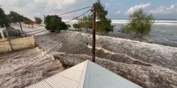 El fenómeno arrasó en la Islas Tonga.