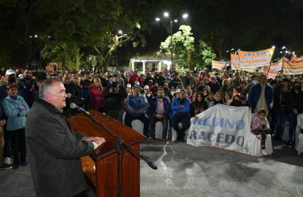 Jaldo inauguró la plaza de Los Inmigrantes en la ciudad de Monteros