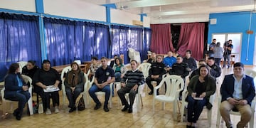 En busca de frenar la violencia adolescente, directivos de escuelas mantuvieron una reunión con autoridades policiales y municipales