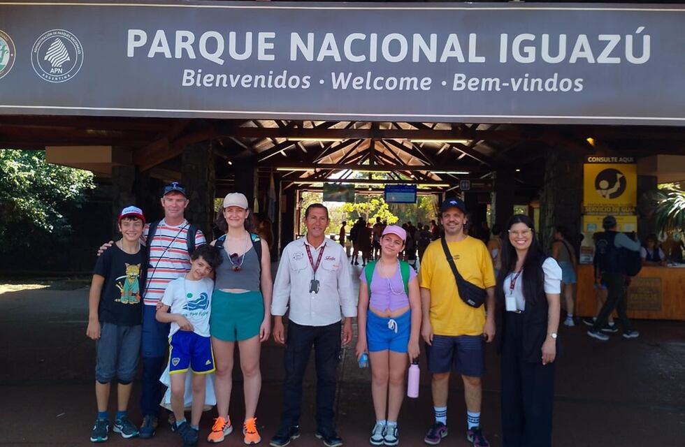 Familia porteña es “el turista un millón” en Cataratas y afianza el récord del destino misionero