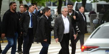 El Presidente Alberto Fernández luego de emitir su voto en Puerto Madero. Foto: Luciano Thieberger.