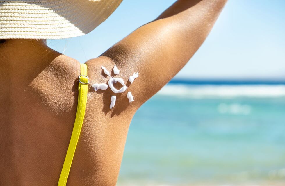 Crema vs. aerosol: cuáles son los beneficios y qué protector solar conviene usar
