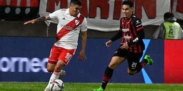 Juanfer Quintero clavó un gol Olímpico en La Rioja. Foto: @RiverPlate