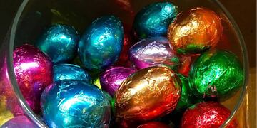 Una peluquera mendocina vendía ilegales huevos de pascua y fue detenida.