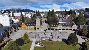 El viaje de egresados a Bariloche fue escenario de un hecho repudiado en redes sociales.