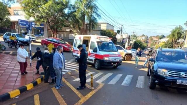 Accidente vial en Oberá dejó como saldo a dos lesionados.