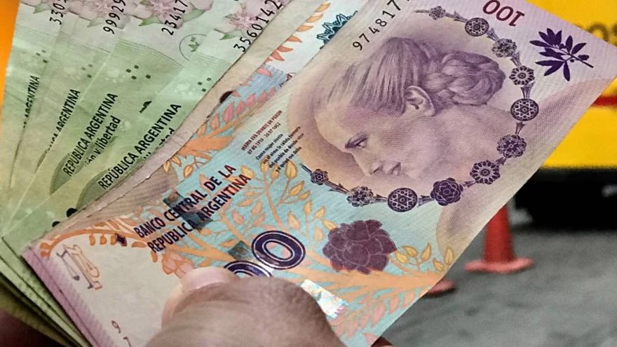 El Gobierno dará un bono a los empleados estatales nacionales. (Foto: Archivo)