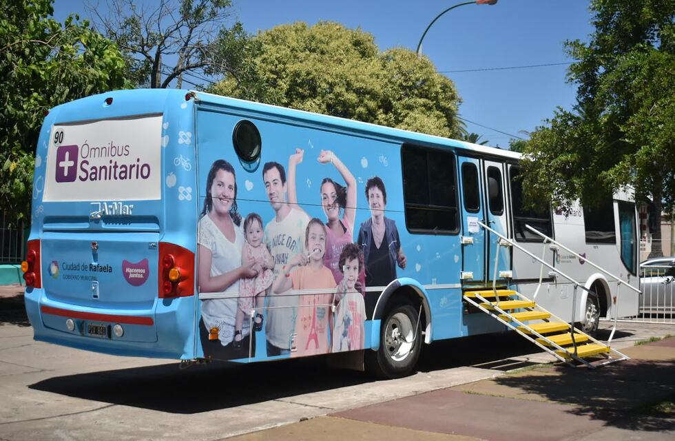 El Ómnibus Sanitario brinda sus servicios en barrio Villa Podio