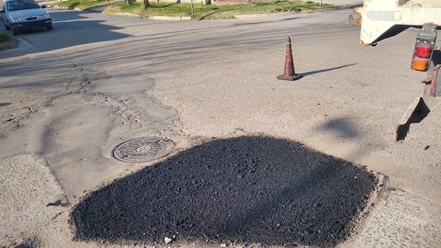 El Municipio realiza bacheo en distintos barrios de Punta Alta