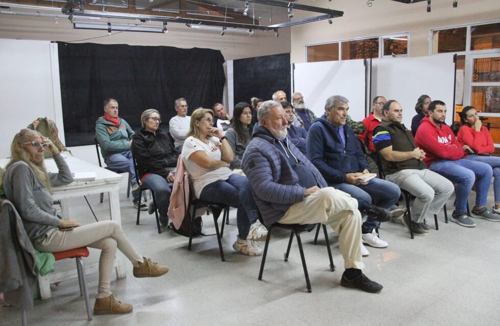 Reunión en Claromecó con el sector turístico y entrega del sello “Servicio Registrado”