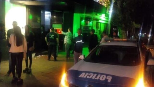 Posadas: dos policías violentos y armados detenidos por agresiones.