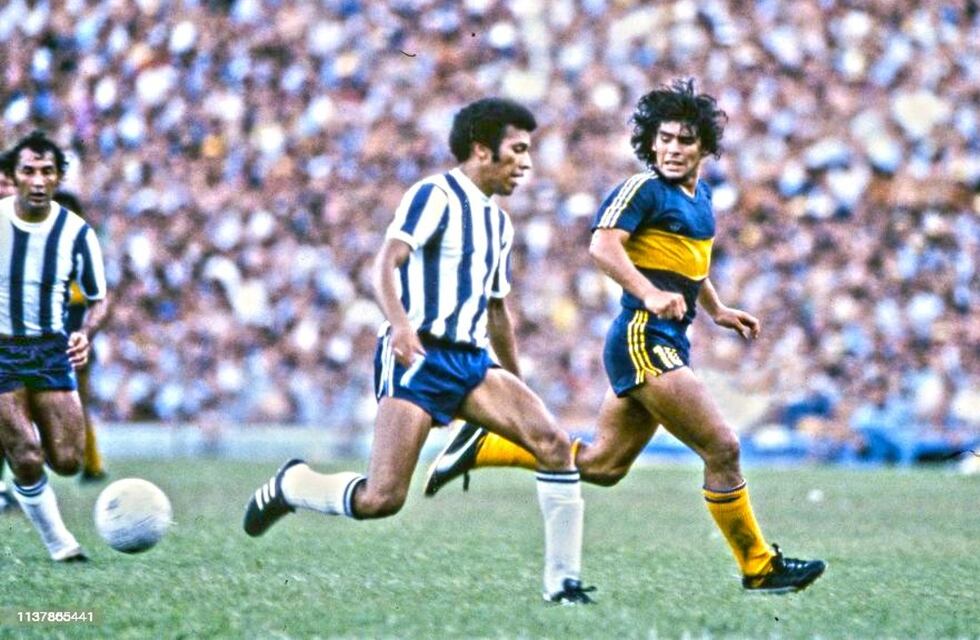 ¿Quién es Roberto Mosquera, el DT del rival de Talleres de este martes?