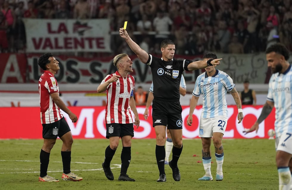 ¿Era para expulsión? Racing y el reclamo por la falta de Carrillo a Cambeses