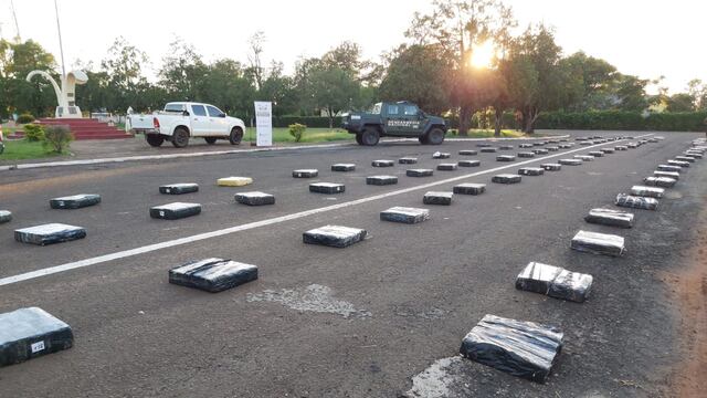 Gendarmería halló una camioneta fue abandonada con dos toneladas de marihuana