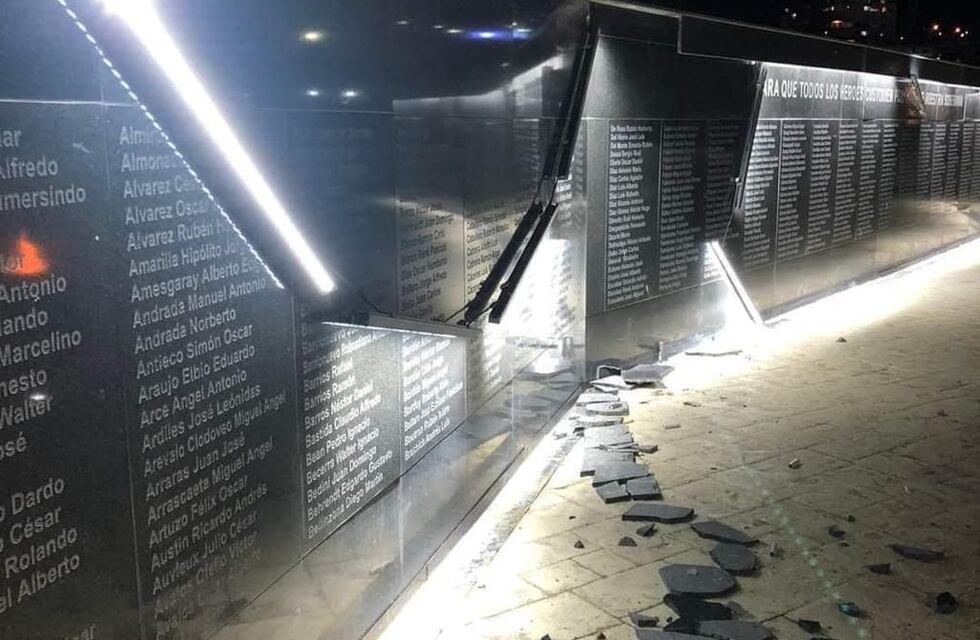 Policía Científica descarta acto de vandalismo en Plaza Islas Malvinas