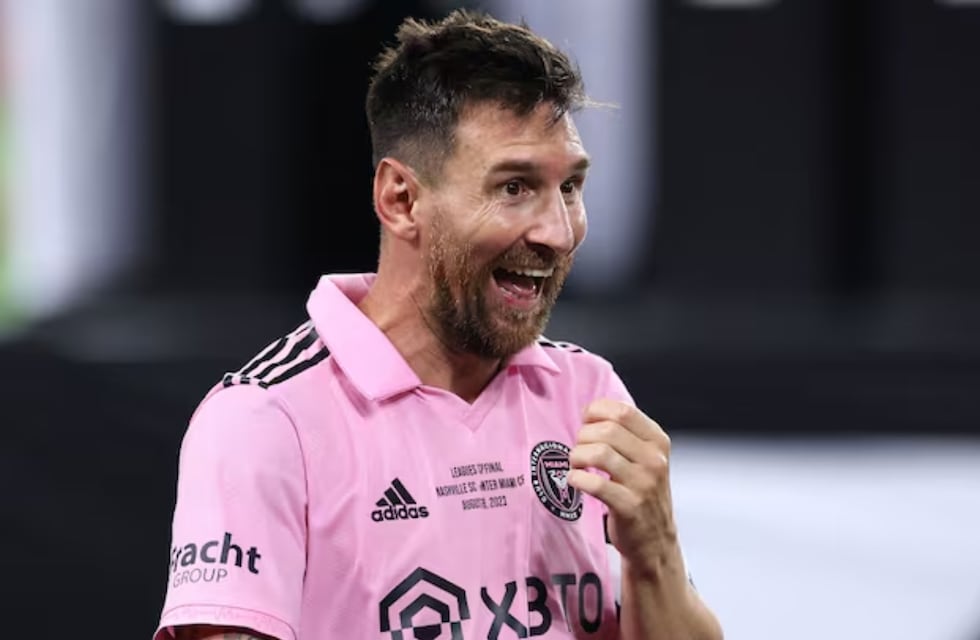 Dos argentinos se encontraron a Lionel Messi en Estados Unidos y le hicieron un regalo impensado