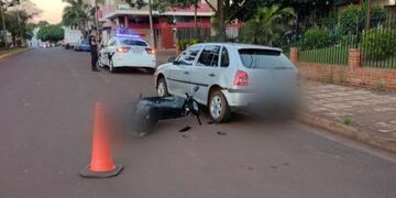 Conducía e impactó contra un automóvil estacionado en Oberá.