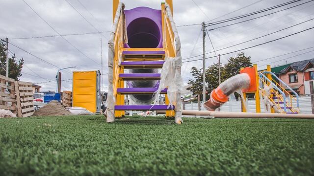 Ushuaia: se colocaron nuevos juegos en la plaza del Barrio “San Salvador”