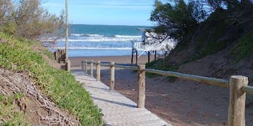 Piden urgente puesta en valor de las bajadas a la playa de Pehuen Co.