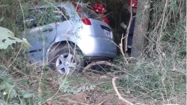 Siniestro vial en Oberá dejó dos heridos de gravedad.
