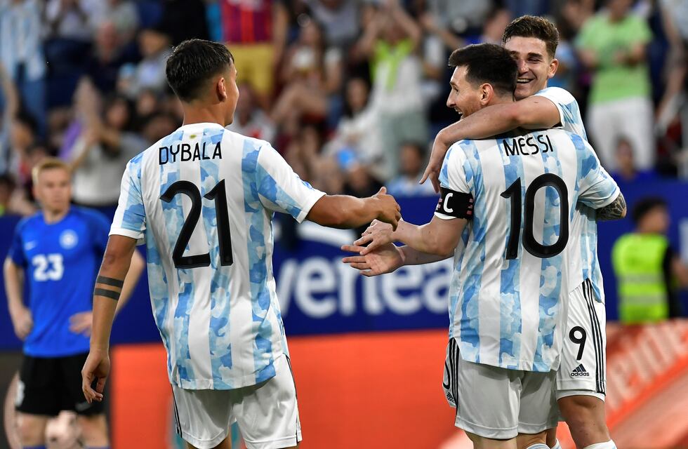 Se confirmó que Dybala usará la 10 de Messi en Argentina y los memes no tardaron en llegar