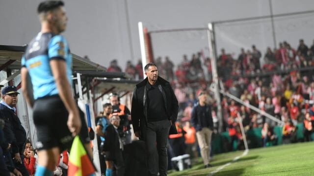 Diego Dabove no pudo cortar la racha de Instituto, ante la jerarquía de River (Javier Ferreyra / La Voz).