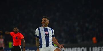 Ruben Botta y otro golazo de Talleres ante el San Pablo (Nicolás Bravo / La Voz).