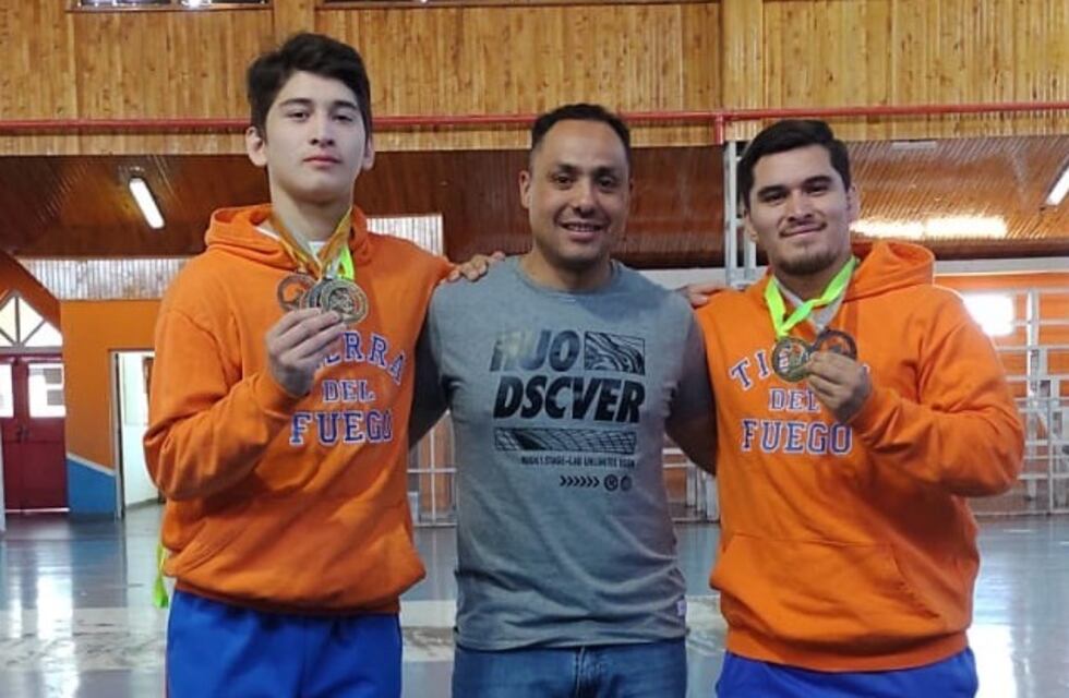 Los campeones Nacionales de Lucha fueron recibidos por el Secretario de Deportes