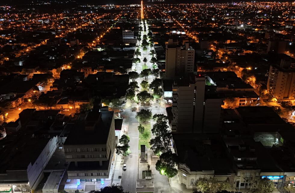 Bulevar Guillermo Lehmann ya brilla con iluminación LED