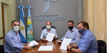 Los tres intendentes del Valle de Uco mantuvieron un encuentro con el diputado Difonso en el que adhirieron a la ley que busca desalentar la toma de tierras.