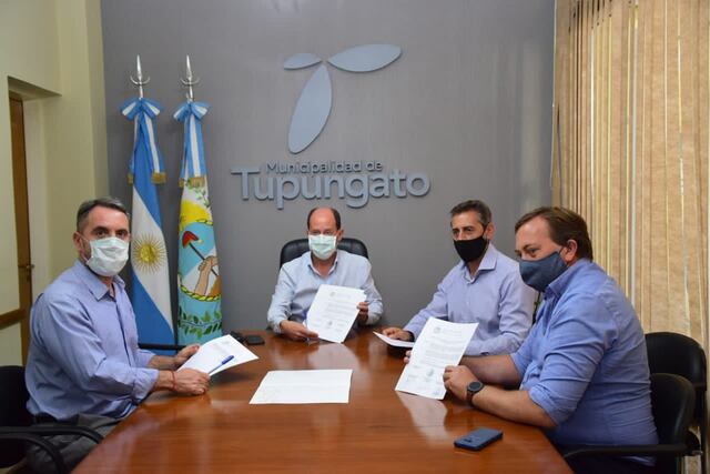 Los tres intendentes del Valle de Uco mantuvieron un encuentro con el diputado Difonso en el que adhirieron a la ley que busca desalentar la toma de tierras.