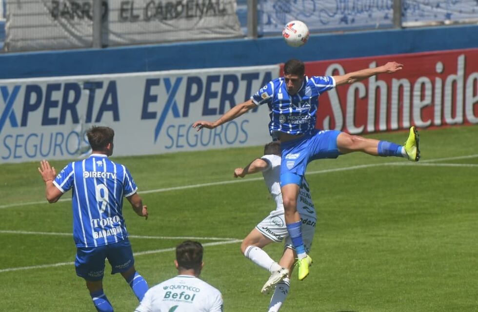 El Tomba empató, en el último minuto, con Sarmiento de Junín