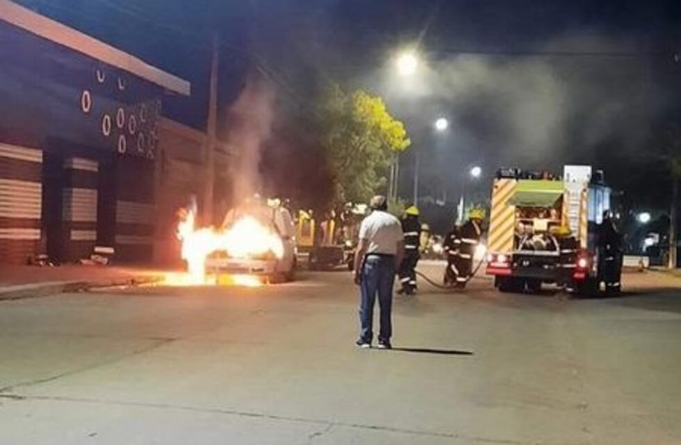 Arroyito: se incendió un utilitario en el sector sur de la ciudad