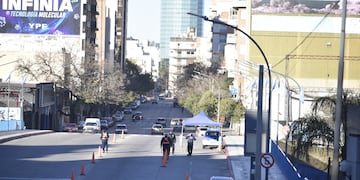 En pleno confinamiento en Córdoba, se espera que baje la cantidad de casos (Ramiro Pereyra / La Voz).