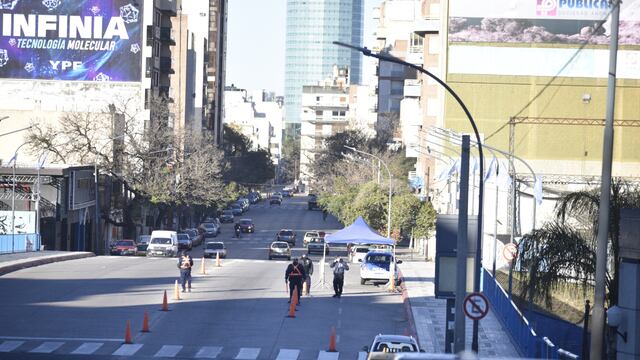 En pleno confinamiento en Córdoba, se espera que baje la cantidad de casos (Ramiro Pereyra / La Voz).