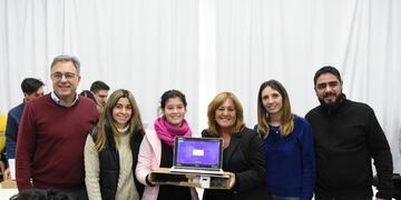 Siguen las entrega de netbooks a las escuelas