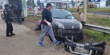 El vehículo implicado es un Renault Sandero.