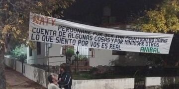 La historia de amor detrás del pasacalle cordobés que tenía un pequeño error de escritura.