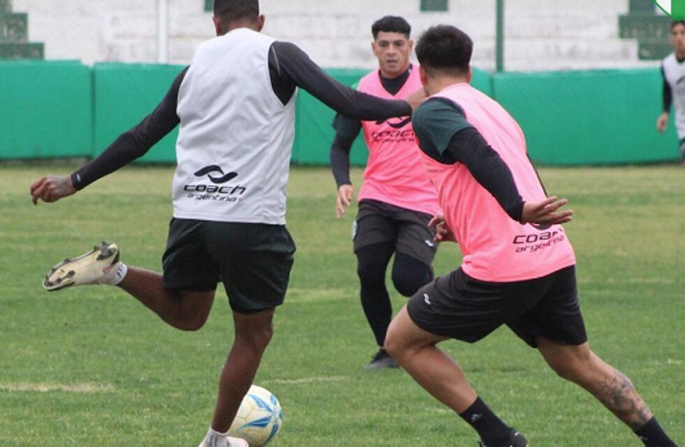 Estudiantes de San Luis y Juventud Unida regresaron a las prácticas de fútbol