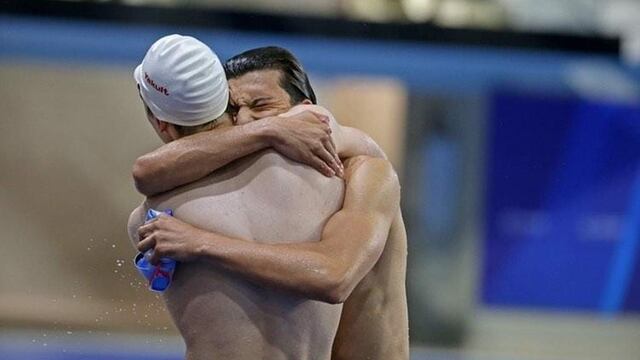 Benjamín Ghione natación Arroyito