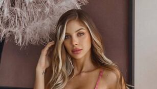 Un clásico que nunca falla: Romina Malaspina apostó por una microbikini negra