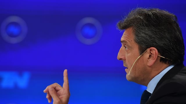 La cartera que encabeza Sergio Massa concretó su primera conversión de títulos públicos en pesos. (Fotografía de Maximiliano Luna)